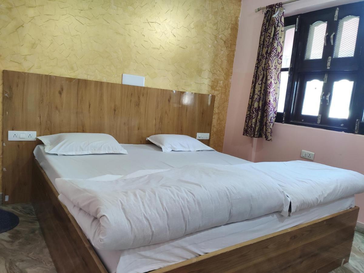 Choudhary Guest House Udaipur Extérieur photo