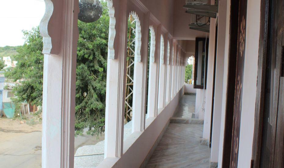 Choudhary Guest House Udaipur Extérieur photo
